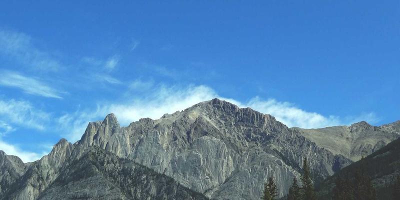 告别盲人摸象：基于AI算法的UPS蓄电池健康状态（SOH）预测如何重塑电力保障体系