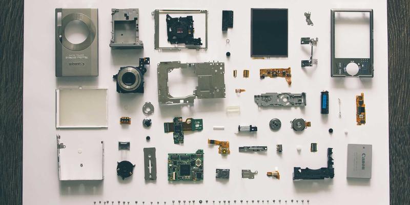 锂电UPS电池 vs 传统铅酸电池:如何为你的不间断电源做出明智选择?